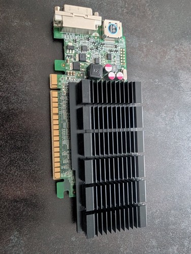 Fujitsu nvidia geforce - 605, dp